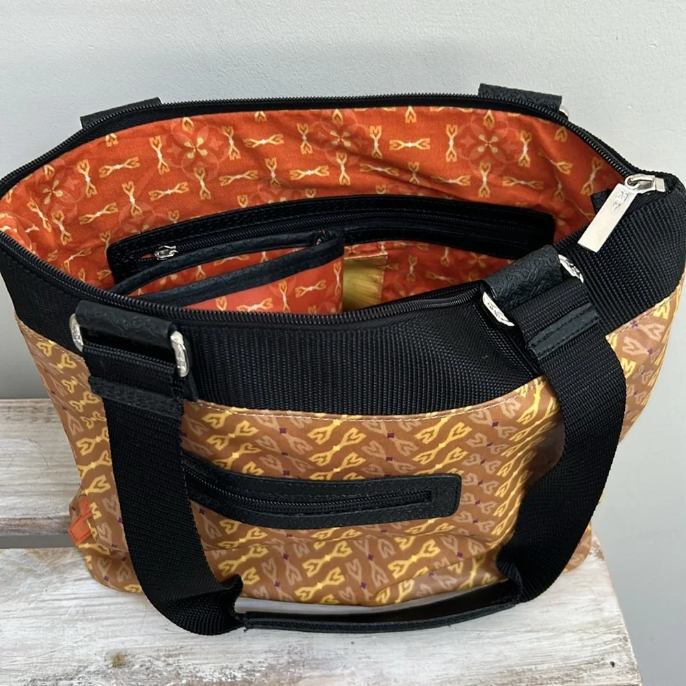 MICHELE & YVETTE OILCLOTH Handbag, Pouch & Drink Cover - Picture 4 of 10